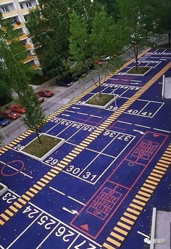 就一个停车位,人家都绞尽脑汁做创意