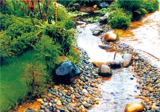 水景──人工湖、溪流与驳岸设计