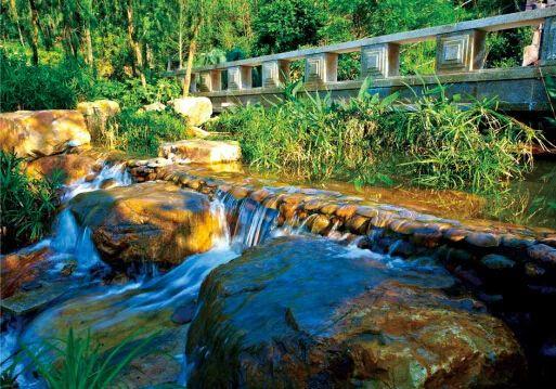水景──人工湖、溪流与驳岸设计