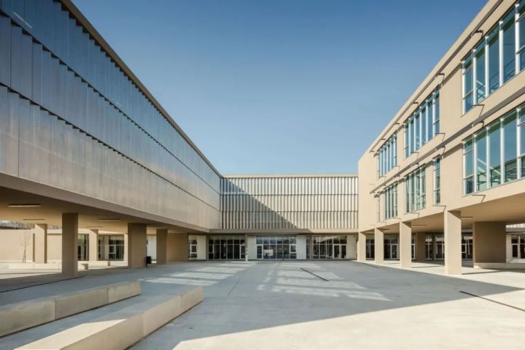 有“架空层”的中小学校设计——空间更丰富_5 有“架空层”的中小学校设计——空间更丰富_5