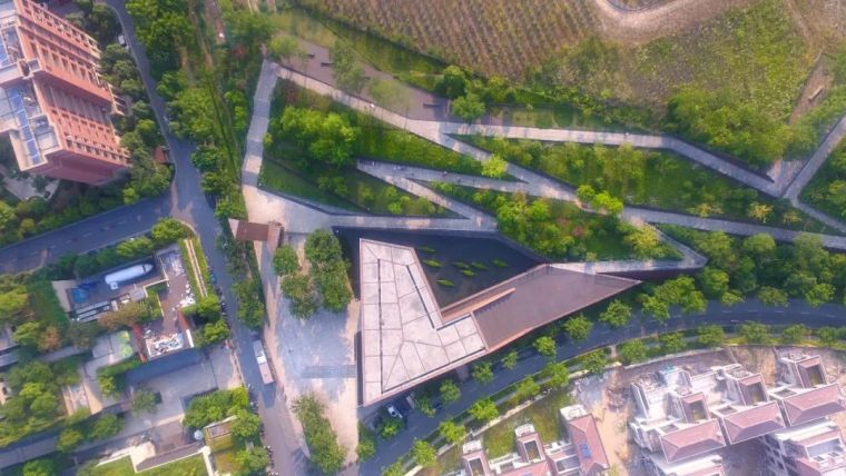废弃矿坑改造,换来一片最美公园_59 废弃矿坑改造,换来一片最美公园_59
