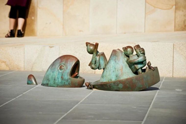 汤姆·奥特内斯 -雕塑形式简化的艺术家 汤姆·奥特内斯 -雕塑形式简化的艺术家