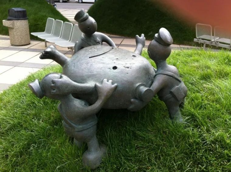 汤姆·奥特内斯 -雕塑形式简化的艺术家 汤姆·奥特内斯 -雕塑形式简化的艺术家