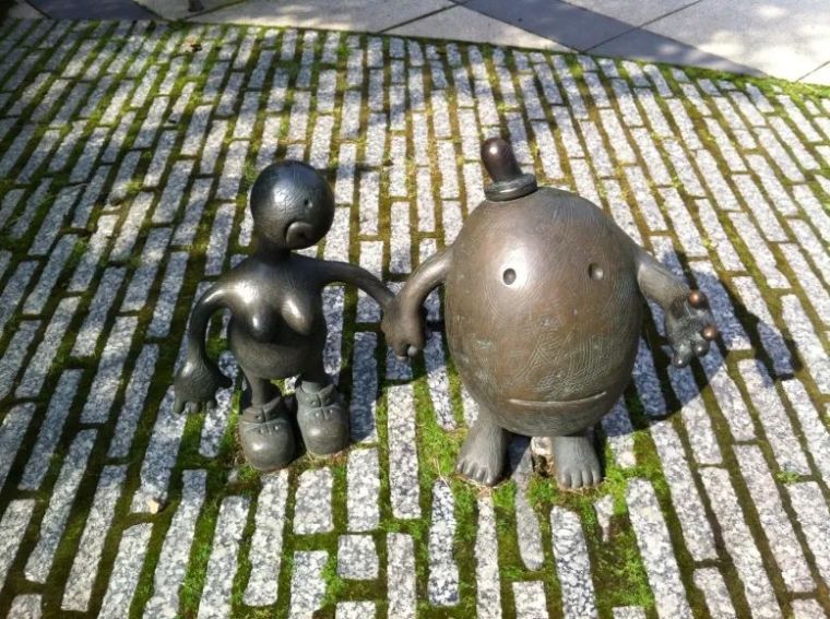 汤姆·奥特内斯 -雕塑形式简化的艺术家 汤姆·奥特内斯 -雕塑形式简化的艺术家