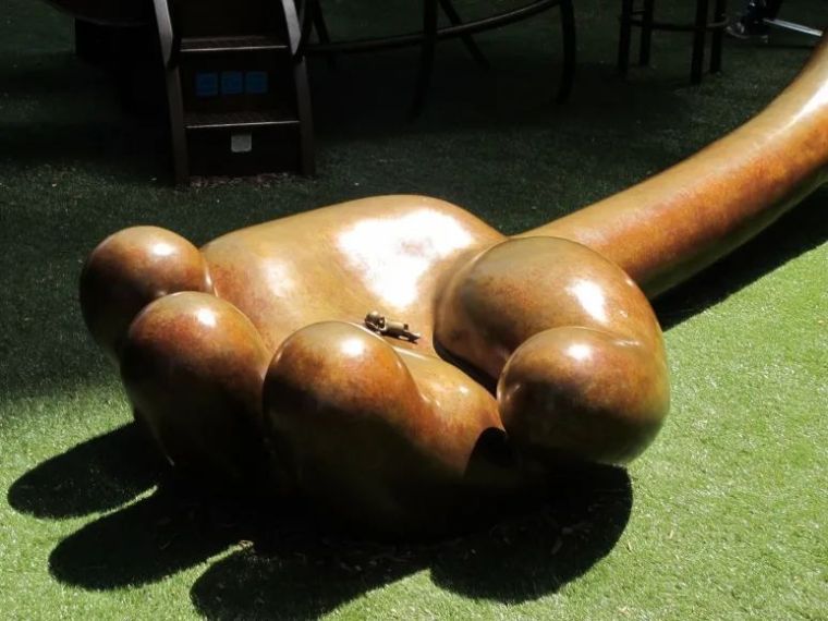 汤姆·奥特内斯 -雕塑形式简化的艺术家 汤姆·奥特内斯 -雕塑形式简化的艺术家