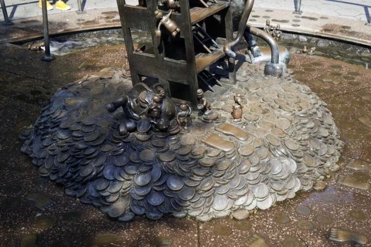 汤姆·奥特内斯 -雕塑形式简化的艺术家 汤姆·奥特内斯 -雕塑形式简化的艺术家