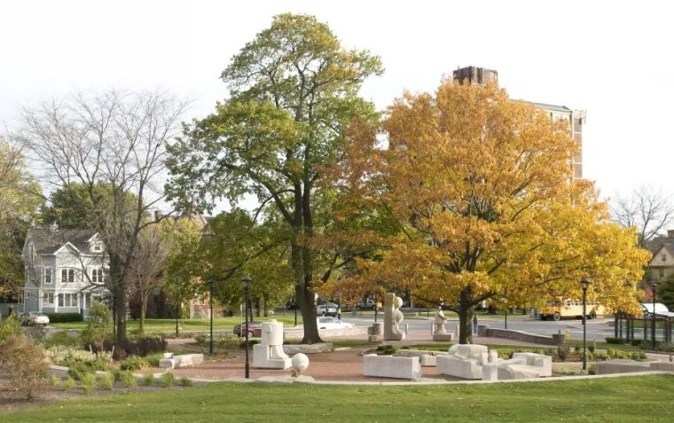 汤姆·奥特内斯 -雕塑形式简化的艺术家 汤姆·奥特内斯 -雕塑形式简化的艺术家