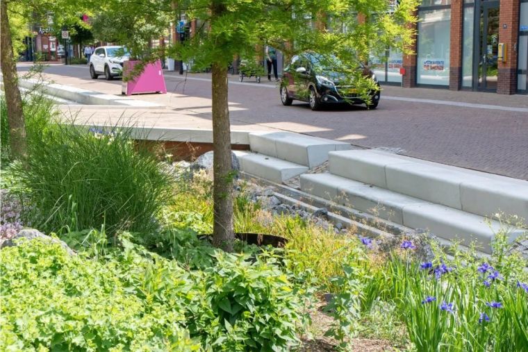 Grotestraat Nijverdal——名副其实的海绵街道 Grotestraat Nijverdal——名副其实的海绵街道