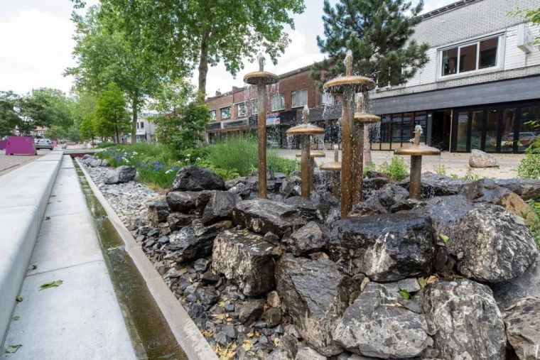 Grotestraat Nijverdal——名副其实的海绵街道 Grotestraat Nijverdal——名副其实的海绵街道