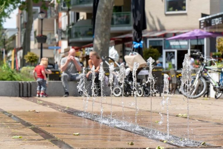 Grotestraat Nijverdal——名副其实的海绵街道 Grotestraat Nijverdal——名副其实的海绵街道