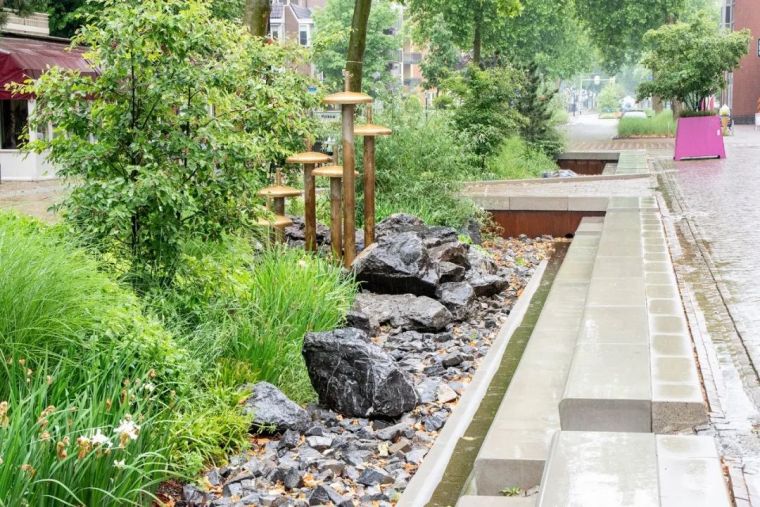 Grotestraat Nijverdal——名副其实的海绵街道 Grotestraat Nijverdal——名副其实的海绵街道