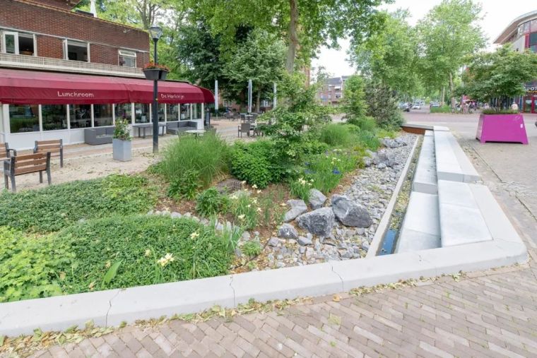 Grotestraat Nijverdal——名副其实的海绵街道 Grotestraat Nijverdal——名副其实的海绵街道