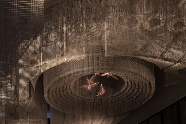 建筑室内景观艺术装置领域的低价材料——金属网 建筑室内景观艺术装置领域的低价材料——金属网
