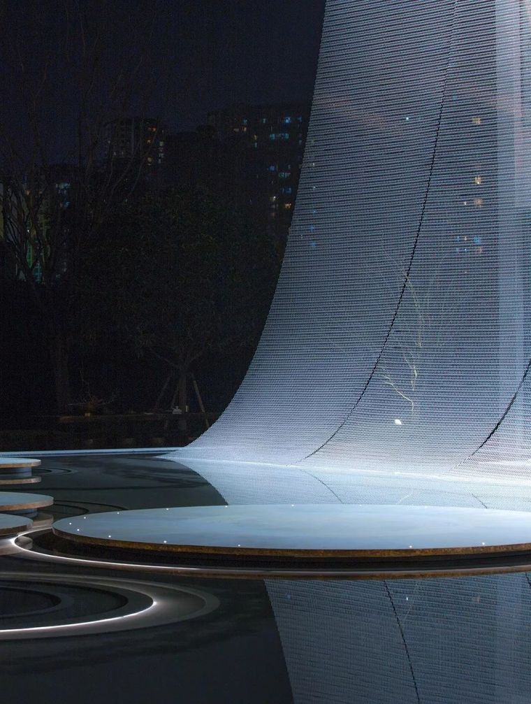 建筑室内景观艺术装置领域的低价材料——金属网 建筑室内景观艺术装置领域的低价材料——金属网