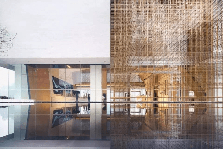 建筑室内景观艺术装置领域的低价材料——金属网 建筑室内景观艺术装置领域的低价材料——金属网