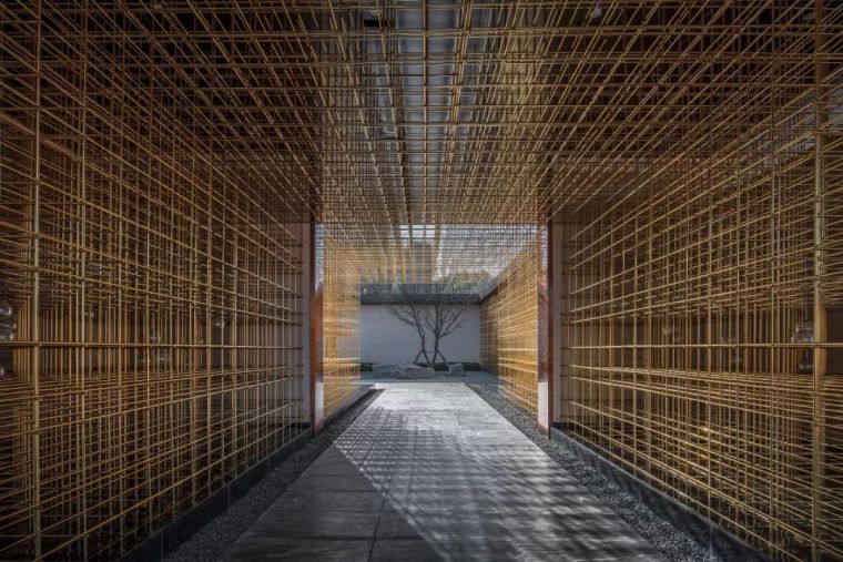 建筑室内景观艺术装置领域的低价材料——金属网 建筑室内景观艺术装置领域的低价材料——金属网