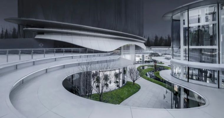 私密性更强的下沉空间 私密性更强的下沉空间
