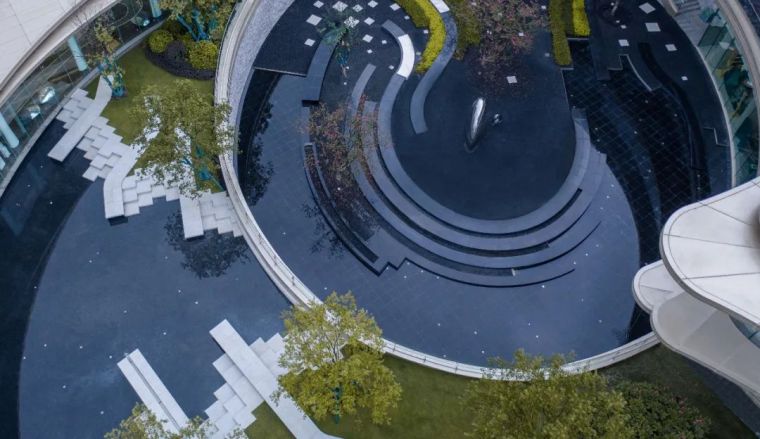 私密性更强的下沉空间 私密性更强的下沉空间