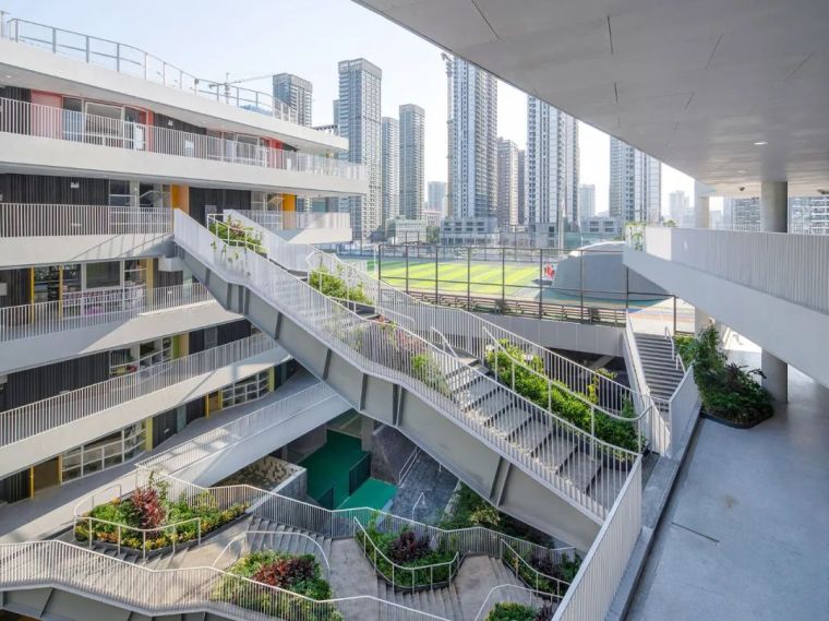 私密性更强的下沉景观空间 私密性更强的下沉景观空间