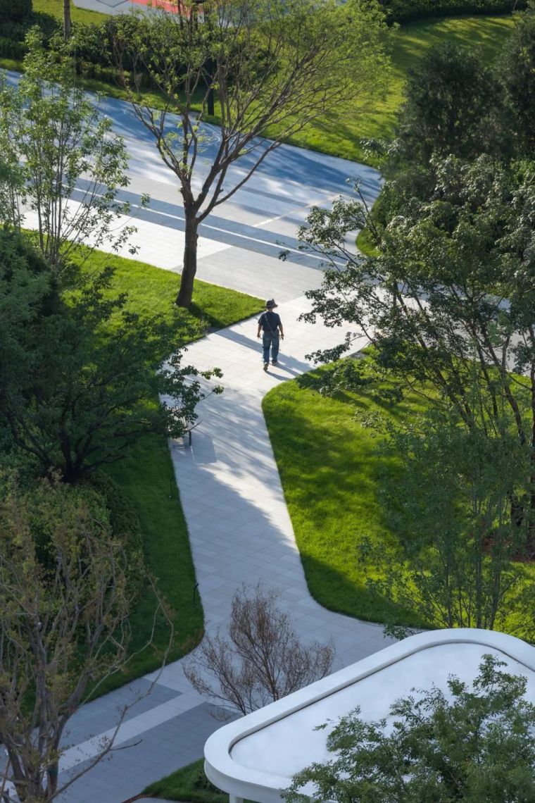 1664531046720841 1664531046720841