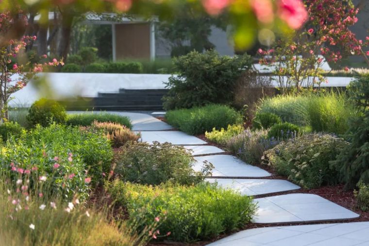 1664531047343913 1664531047343913