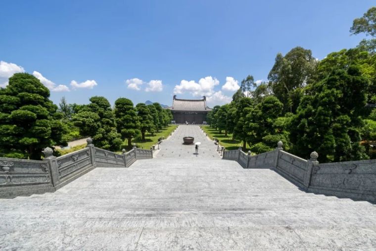 中国香港大埔区慈山寺周围绿色景观-灵感屋